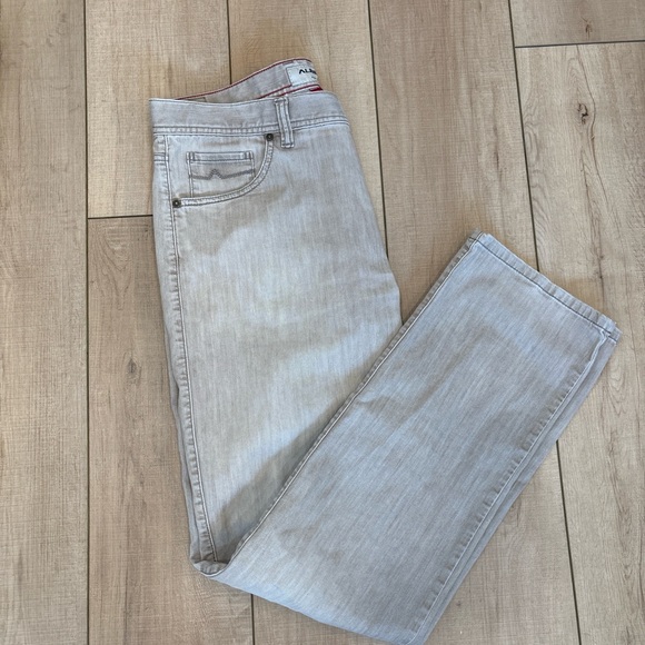 Alberto “Stone” Light Denim Jeans - Picture 7 of 7